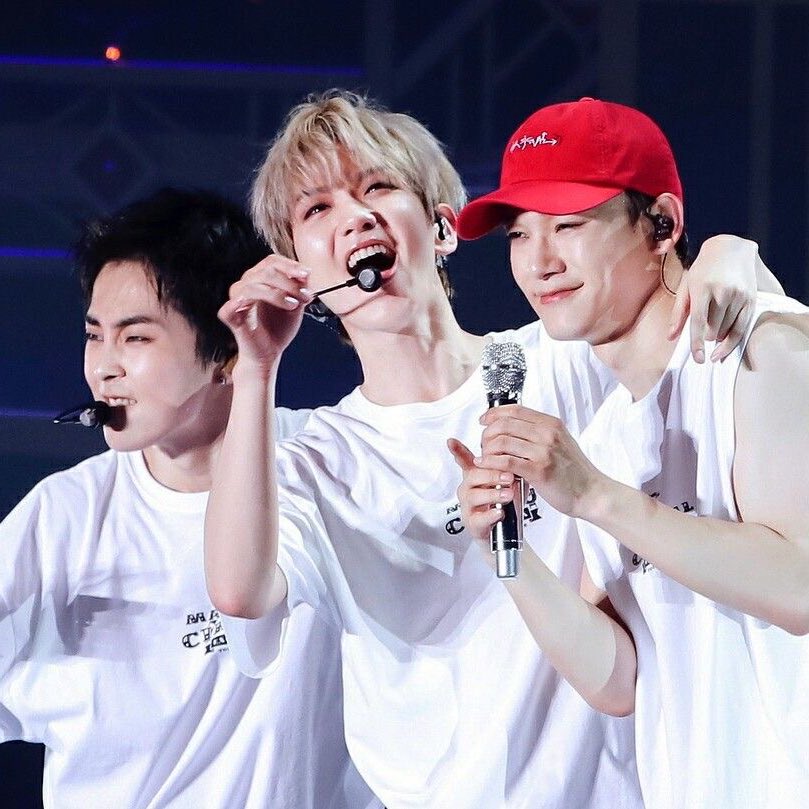 real_exol6161's tweet photo. وسط عمیق ترین خنده‌هام جای خالیتون بیشتر از همیشه حس میشد- نیمه قلب منین

#EXO_is_NINE #CBXL_is_EXO
@weareoneEXO https://t.co/aULSKElEsL