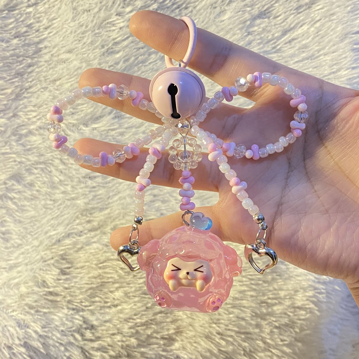 thahnat's tweet photo. @ohioparamedicc aku jual berbagai macam keychain dan phone charm juga semuanya under 50k! https://t.co/xquYnJ7CQw
