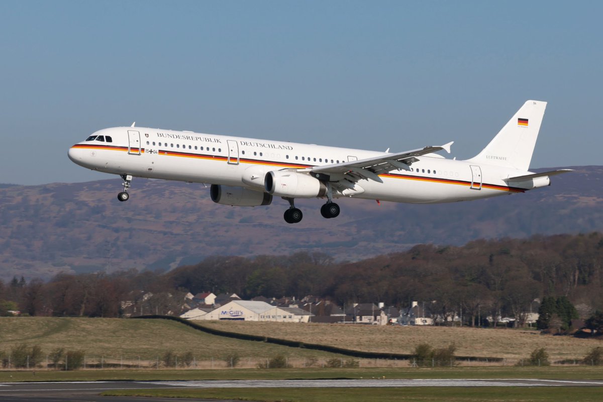 Eng1170's tweet image. Great low approach and go-around from @Team_Luftwaffe with their A321 @GLA_Airport this morning. Kept it nice and low down the length of the runway today🙌🏼🇩🇪🏴󠁧󠁢󠁳󠁣󠁴󠁿 #aviation #aviationphotography #avgeeks #Luftwaffe