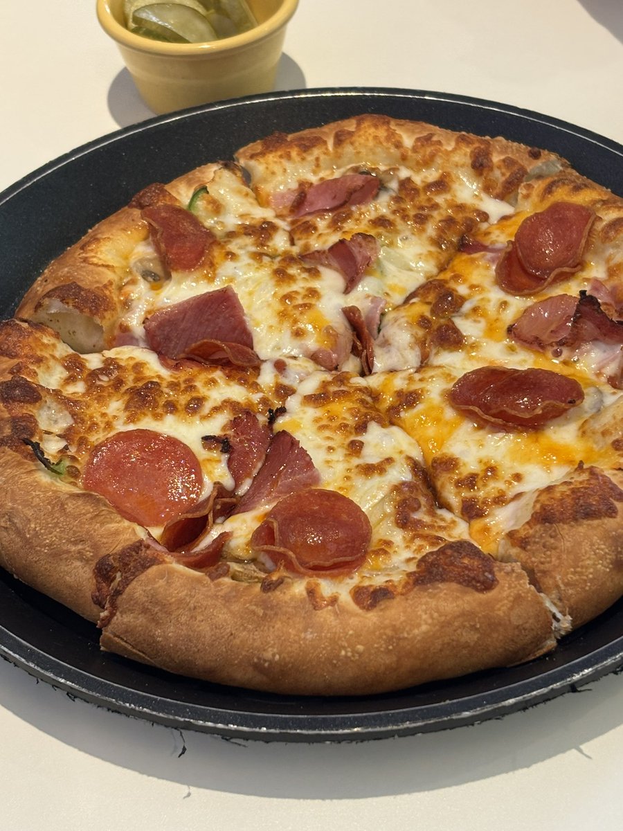 항상 폴라 찍어주시는 현상 채고…
그리고 이재모를 드디어갔다오다 …
엣지에 소세지넣을생각 어떻게 하신걸까 정말 천재적인 피자….김볶밥도 맛잇엇어🥹,,,