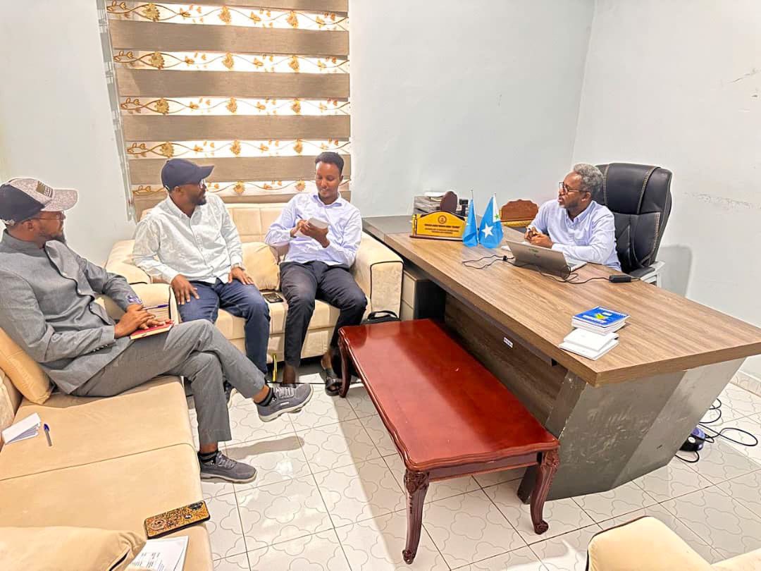 CPD_Africa's tweet photo. The @CPD_Africa program team convened a consultative meeting today in Dhusamareb with senior officials from the Galmudug Ministry of Interior, headed by the Director General.
The discussions centered around a collaborative peace initiative between Puntland and Galmudug, supported by @stability_fund Somalia )SSF) and implemented by #CPD and PSA in a consortium led by @caresom .
Key agenda items included organizing community engagement forums for peace dividend priority projects in zonal areas, scheduled for next week. 
The meeting also prioritized accelerating media literacy training, along with specialized training in conflict management, early warning systems, and climate change. The terms of reference for these initiatives have already been developed and agreed upon.