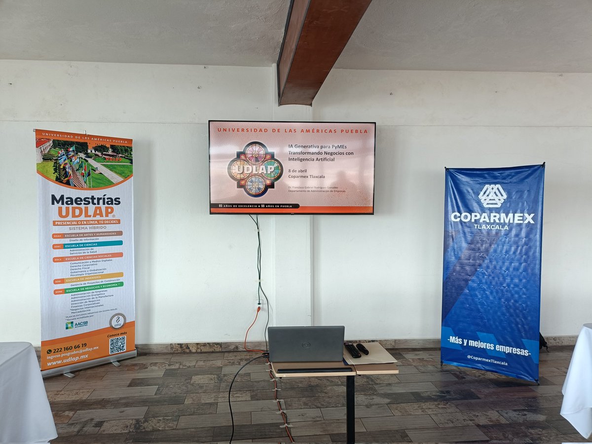 fgrodriguez's tweet photo. Todo listo para empezar la plática sobre IA generativa y su aplicación en las PyMEs para #Coparmex Tlaxcala. #UDLAP https://t.co/kyCpvOIvK2