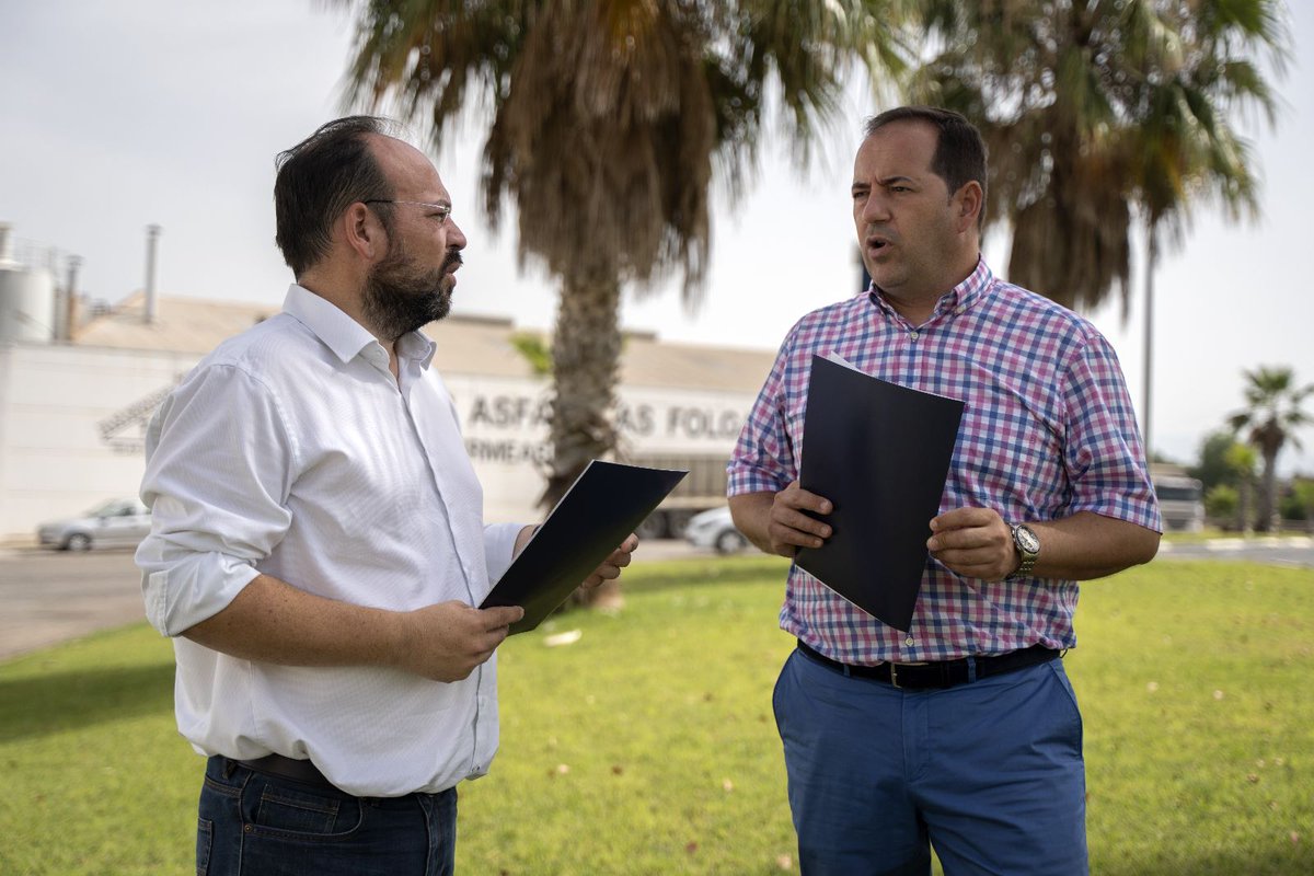 CsCValenciana's tweet photo. .@Cs_Vilamarxant califica la denuncia ante Fiscalía de "maniobra política sin fundamentos del PP para evitar el relevo en la Alcaldía" https://t.co/PNYADBdCqL #Vilamarxant https://t.co/IHeRRYUEhr