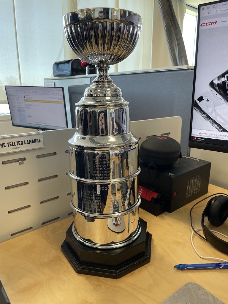 MatthewBeach1's tweet photo. Louisa’s name has been etched in the CCM Hockey House Cup!   Thanks @CCMHockey https://t.co/kGbVpDLjsq