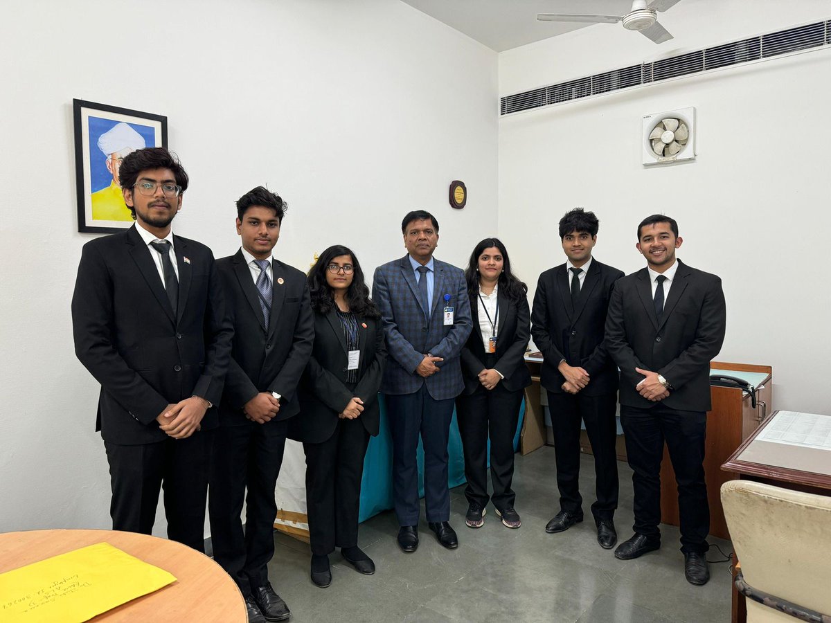 TeamALS's tweet photo. With the pillars of our institution before flying off to represent Amity at the 32nd Vis Moot, Vienna! 
Grateful for all the support and blessings as we carry our legacy forward on the international stage. https://t.co/TBKORsOURZ