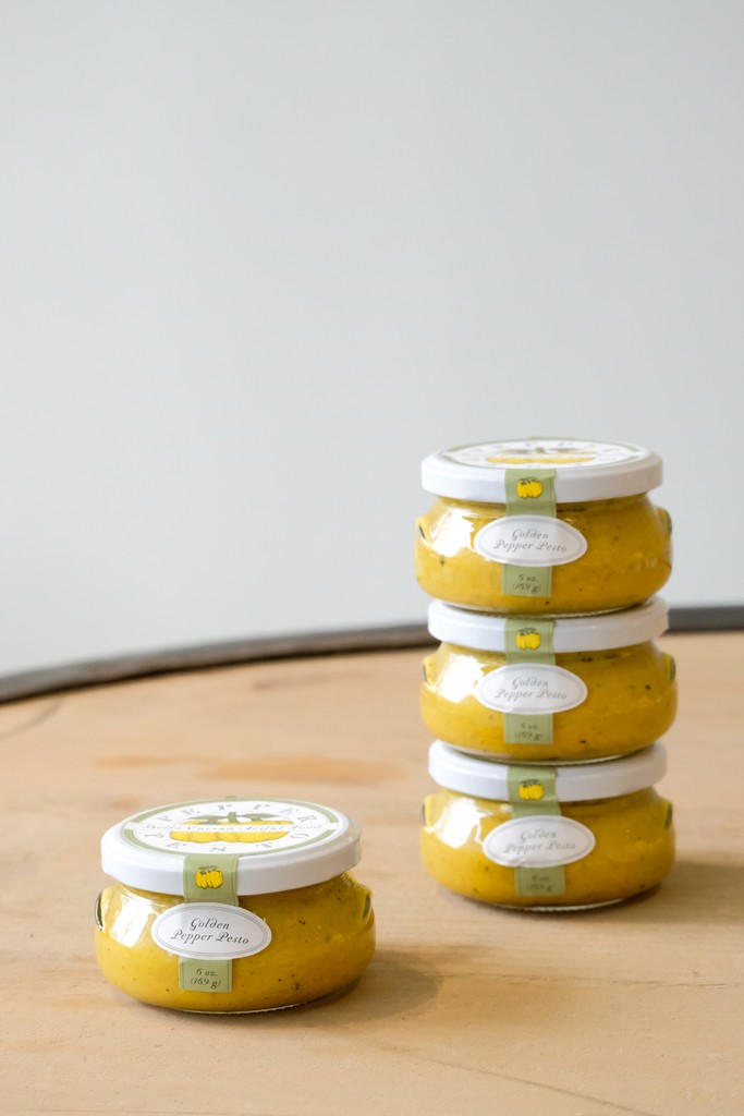 Our Golden Pepper Pesto contains roasted golden sweet bell peppers combined with extra virgin olive oil and balsamic vinegar for a rich flavorful pasta sauce. Utilized in several RE/SET recipes and a great option for clean-eating. Dairy-free: l8r.it/Lm9l