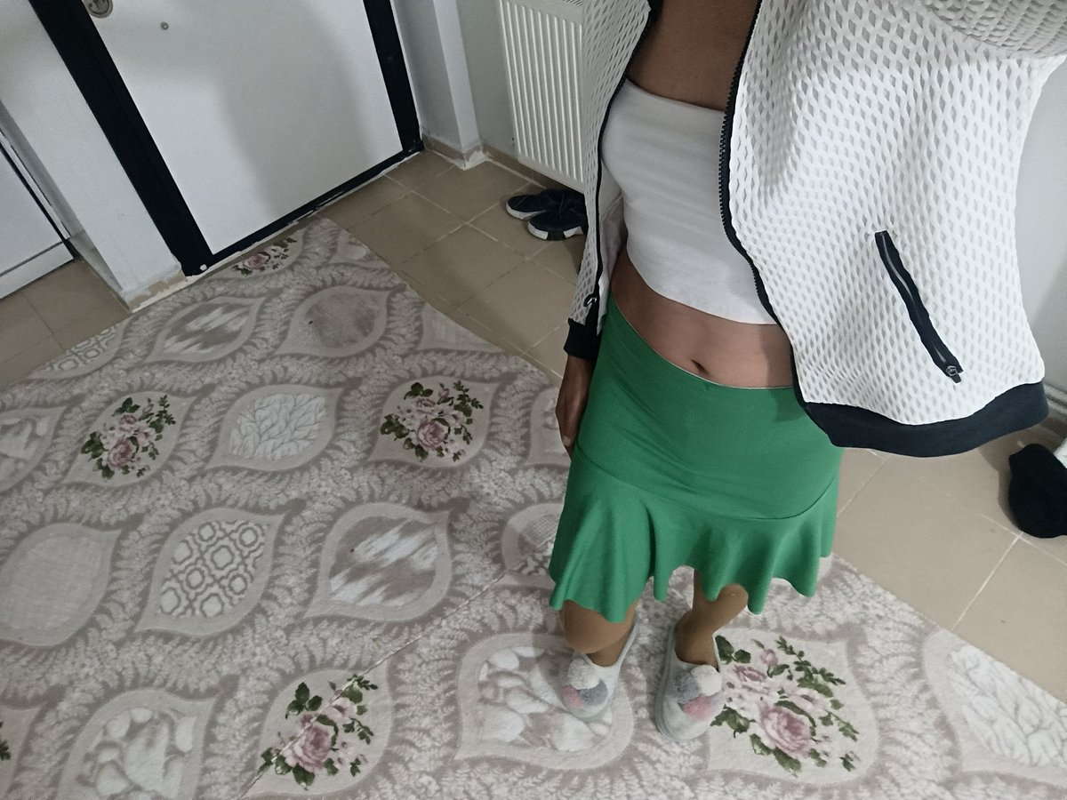 Varmı gelmek isteyen güvenilir aktif 
Sakal hariç hiçbir Yerimde kıl yok 
Yaş 29