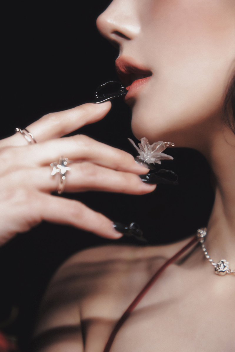 KWON EUNBI 
3rd Digital Single [Hello Stranger] : 𝑪𝒍𝒖𝒆 #3 

2025.04.14 6PM (KST)

#권은비 #KWONEUNBI
#HelloStranger #권은비_HelloStranger