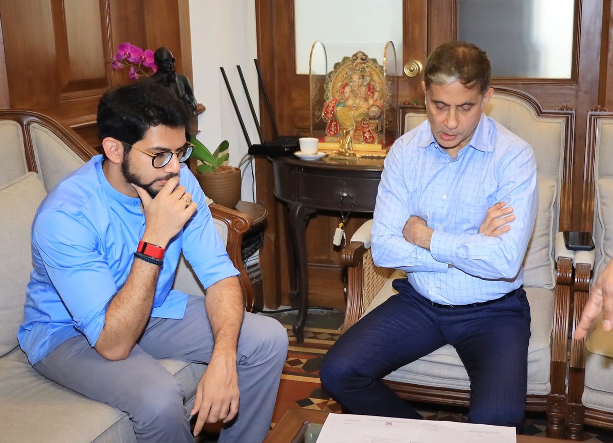 AUThackeray's tweet photo. This afternoon I met with Municipal Commissioner Bhushan Gagrani ji, on multiple issues.

The most important issue I raised was of water shortage.

Mumbai has been facing water shortage and less pressure of supply for the past 2 months. 

As we face the summer, water will be crucial and I requested the @mybmc MC to hold a press conference to brief Mumbai on BMC’s plans for water supply and management.