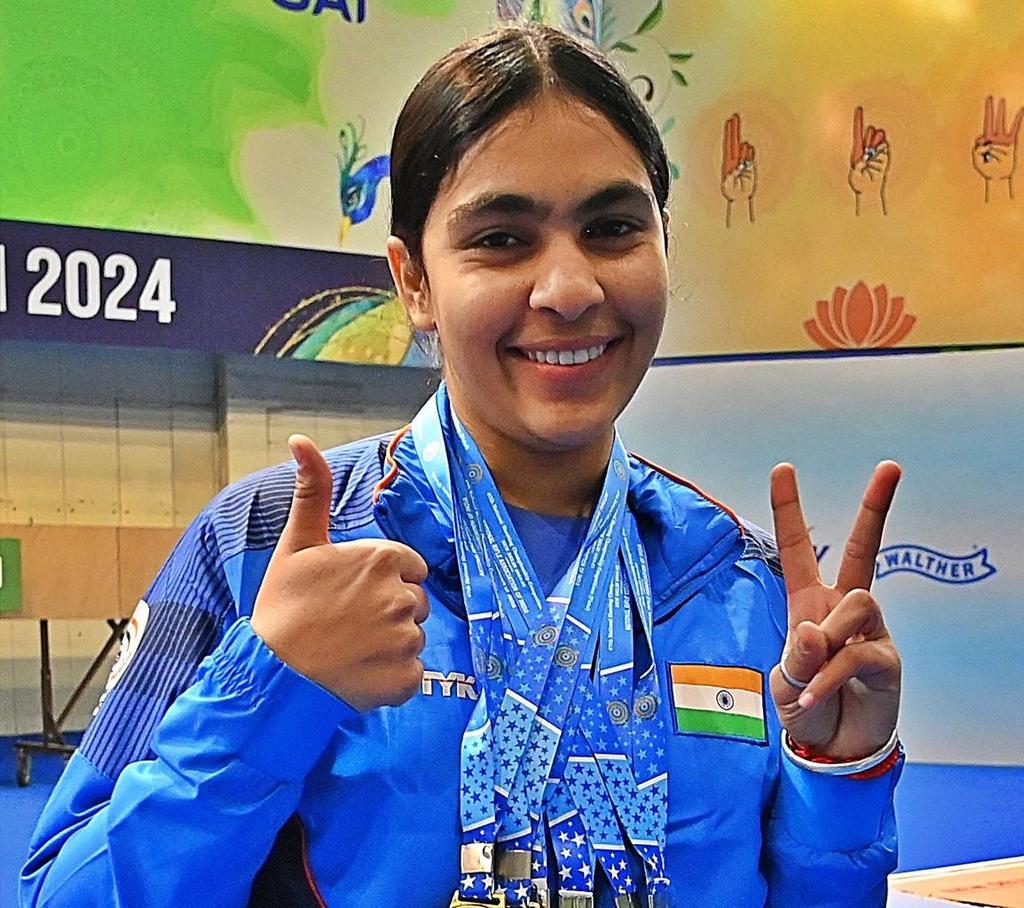 India_AllSports's tweet photo. BREAKING: 18 yr old Suruchi Phogat WINS GOLD medal in 10m Air Pistol event at ISSF World Cup 🔥🔥🔥 

#ISSFWorldCup https://t.co/8ck3z1pj9r