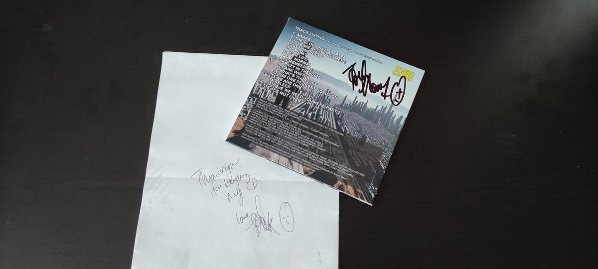 Dawn_B's tweet photo. I already had the downloads for this amazing album #AWAKE by @tonymoore1 , but do like a physical copy. So it was brilliant when it was also released on CD...
A nice delivery by my postie. Lovely that it's signed too... I wasn't expecting that!
🎶👍🎶 https://t.co/ZqZCbBTvy8