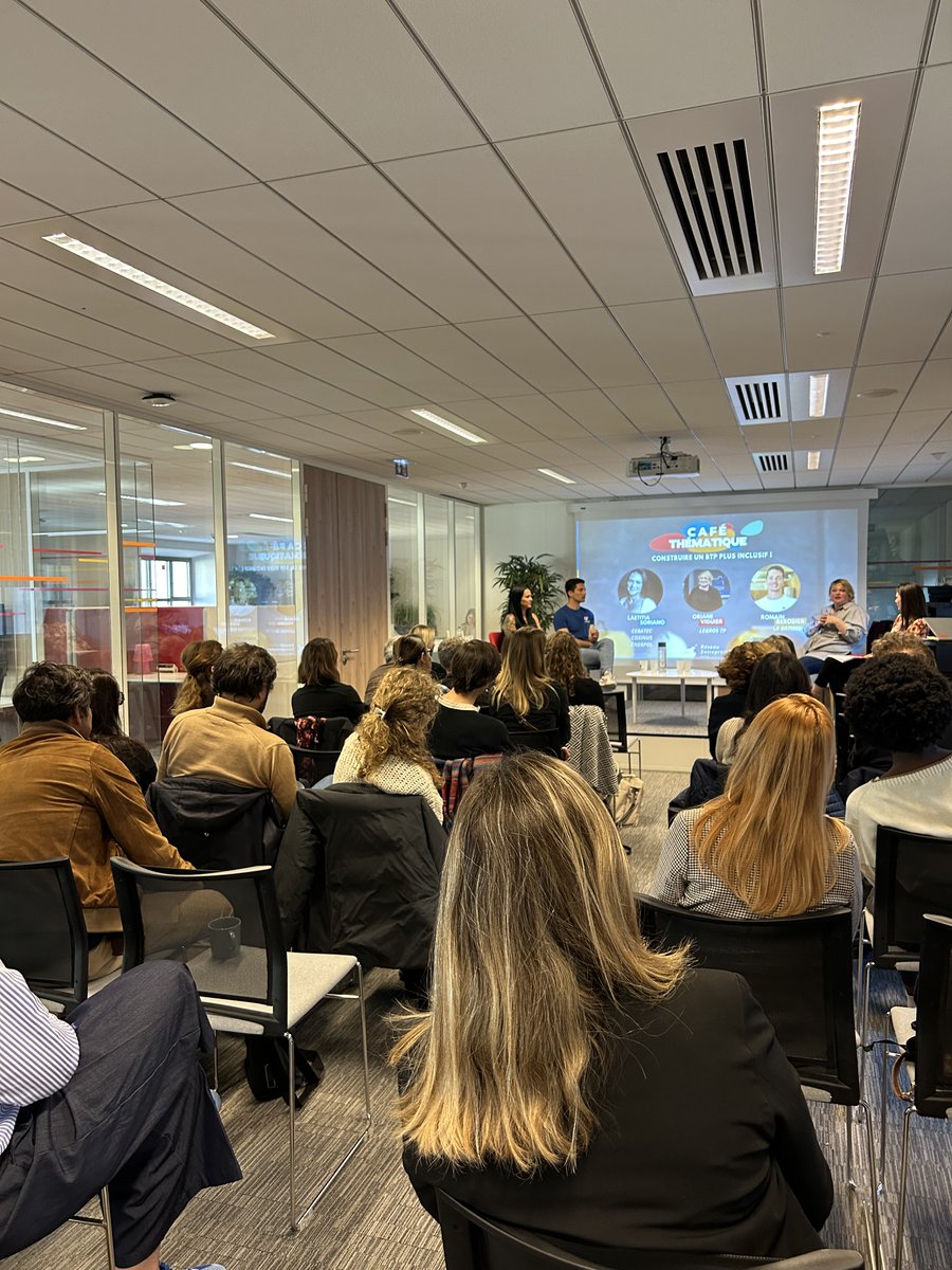 CEBATEC_BIM's tweet image. ✨Ce matin, au Réseau Entreprendre Rhône, Laëtitia SORIANO, Romain BERODIER et Oriane VIGUIER ont partagé des témoignages inspirants et des solutions pour transformer la place des femmes dans le BTP 👷‍♀️

#cebatec #cebateam #ingenierie #bim #fluides #BTP #FemmesDansLeBTP #Diversité