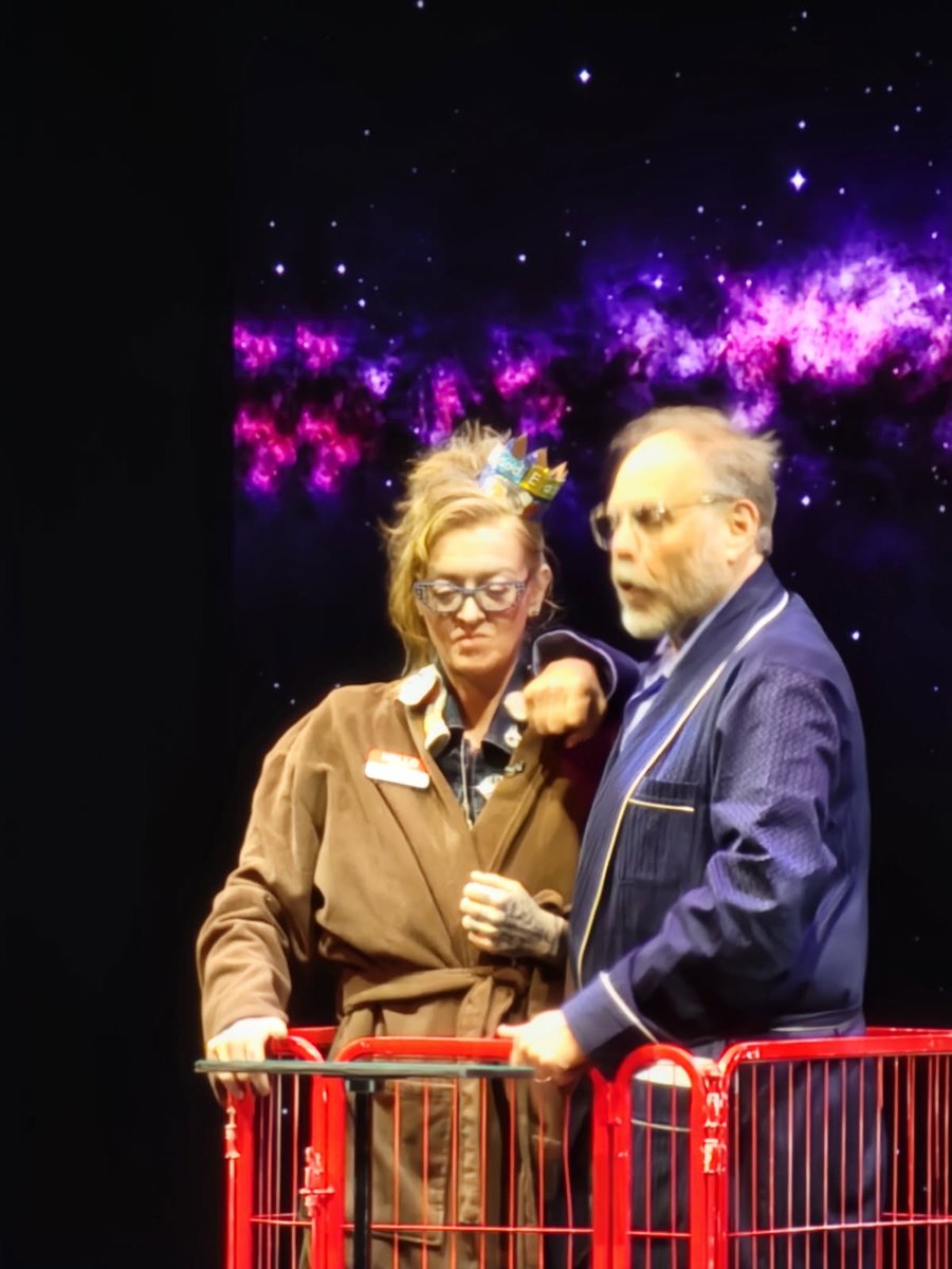 KosherVeruca's tweet photo. #AltonBrownLive #LastBite photo dump 

This experience was so incredible and the cherry on top of the sundae of nice things this man has done for a MEGA fan over a lot of years ❤ https://t.co/9lPcSEPNON