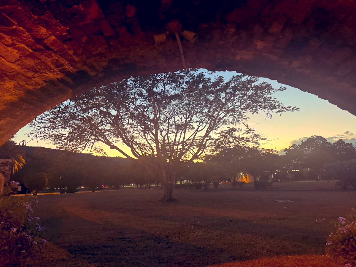 SonjahStanley's tweet image. The arc of time…. #tuesdayscenes #Jamaica #acqueduct #dusk #sunset @jahmekyagyal