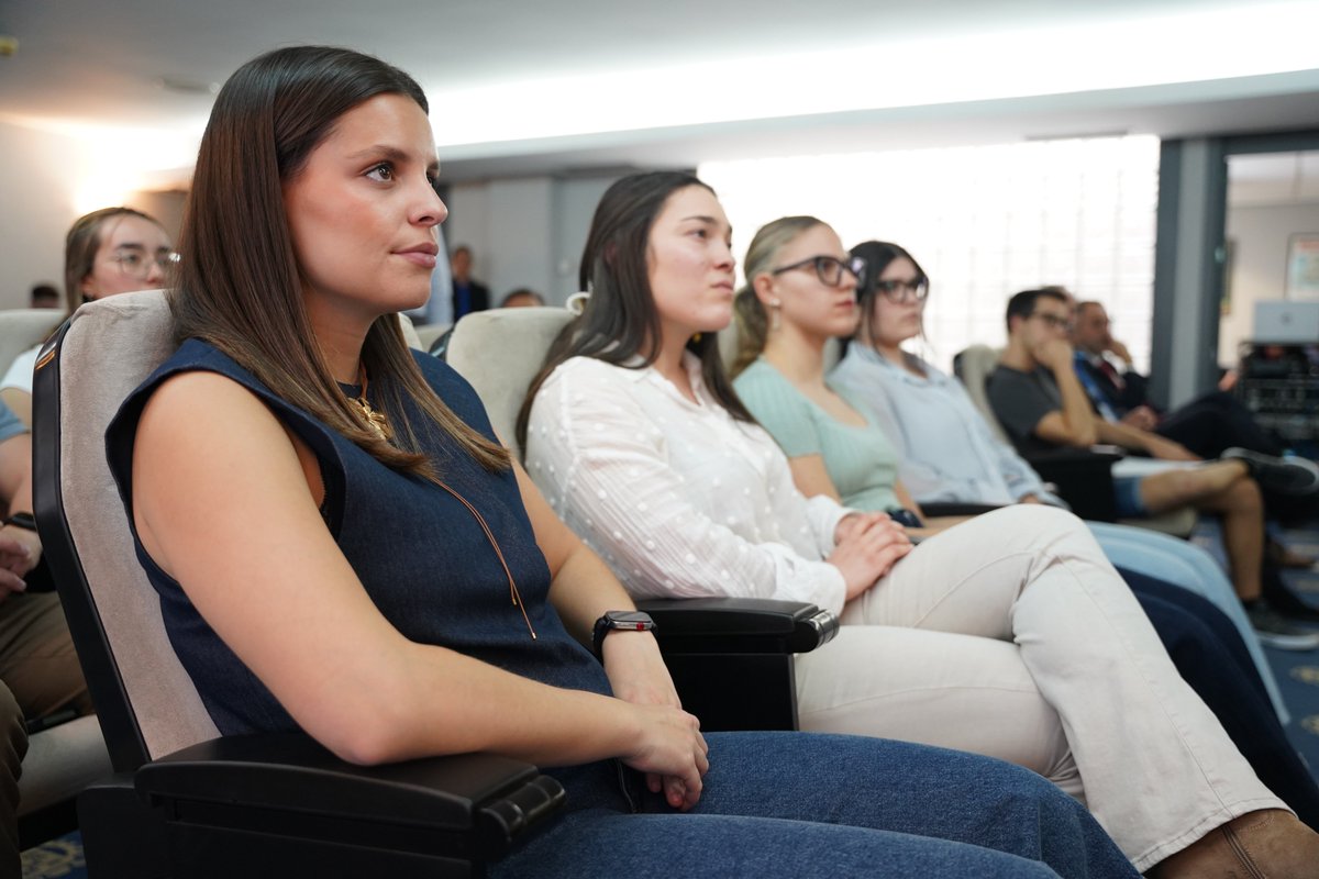 Murdiario's tweet photo. @ManuelPonceSan1 @JoseLujanRector @EconomicasUMU @Samuelbaixauli @PedroJ_Cuestas @UPCToficial @PwC_Spain @jacello @camaramurcia @JMVRUM @UMU @kessler_mathieu @AmbientalRM #CEOUniversity

(Más información en https://t.co/ucKZTyjiYj)

@UMU @JoseLujanRector @EconomicasUMU @Samuelbaixauli @PedroJ_Cuestas @UPCToficial @kessler_mathieu @PwC_Spain @jacello @camaramurcia @JMVRUM @AmbientalRM #Juver https://t.co/RaKDjvh8LW