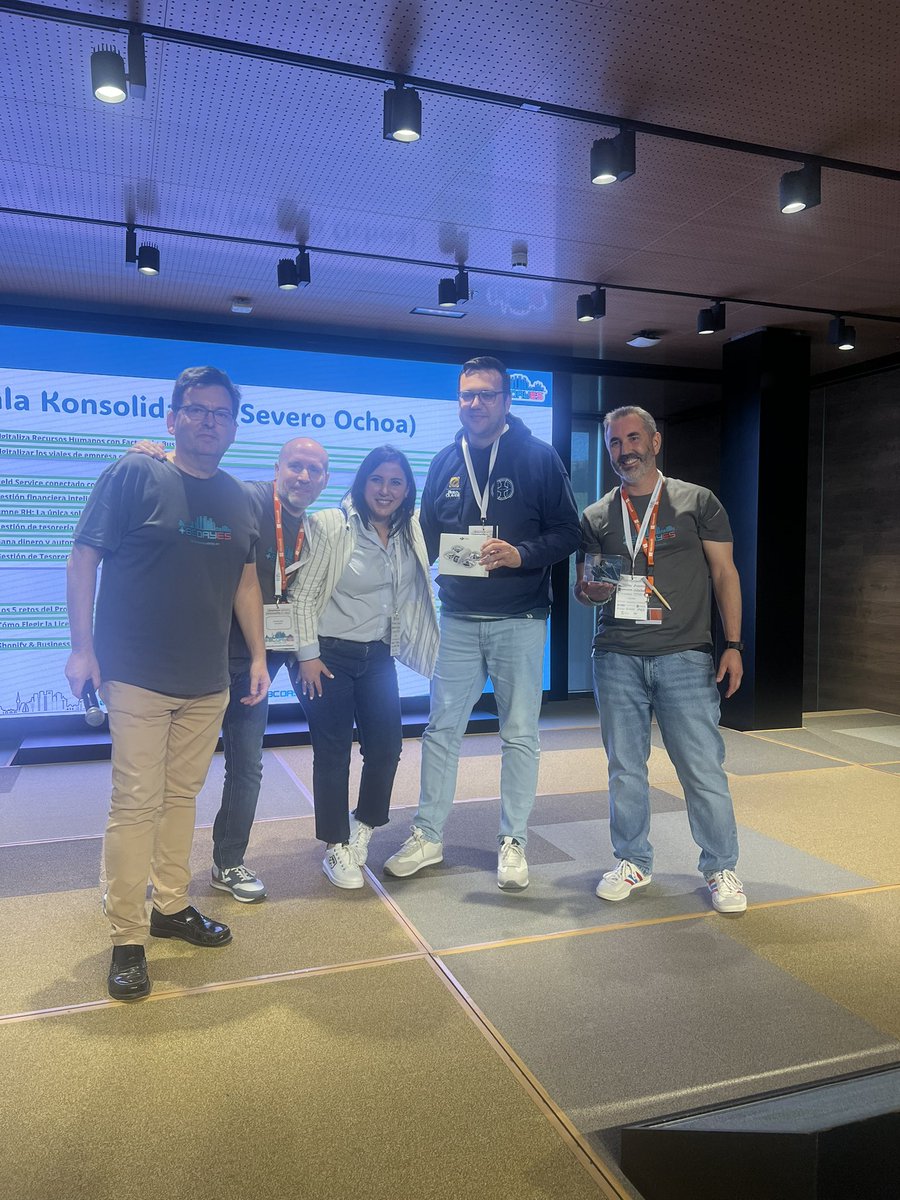 BCDayES's tweet photo. Aquí están los ganadores de los sorteos de hoy gracias a @TDSYNNEX_Spain . 🎉

¡¡Enhorabuena a todos!! 👏🏼👏🏼

¡Disfrutad de vuestros premios! 🎁 

#BusinessCentralDay #BCDayES #DirectionsSpanish #CommunityBCDay https://t.co/ykjFFXRc1G