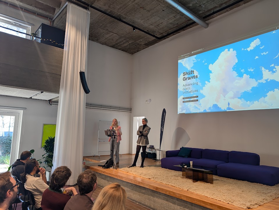 nodes_0's tweet image. Sunday, we gathered for a @foresightinst salon in Berlin where we presented Shift Grants for the first time.
Reception was wonderful - thank you everyone.
An occasion to reshare applications for 1st round are open till April 20: shiftgrants.org