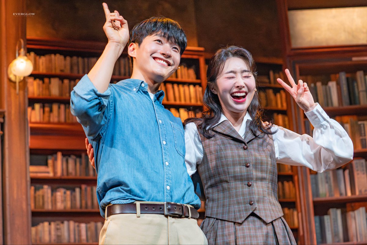 250408 소란스러운 나의 서림에서 , 무대인사

해준 , #정욱진
양희 , #이봄소리