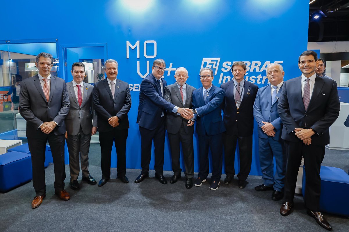 É uma honra celebrar nesta manhã o centésimo Encontro Nacional da Indústria da Construção, num momento tão extraordinário para o Brasil. Governo e iniciativa privada estão unindo esforços e competências para mudarem os rumos do país. Este encontro, em parceria com a FEICON,