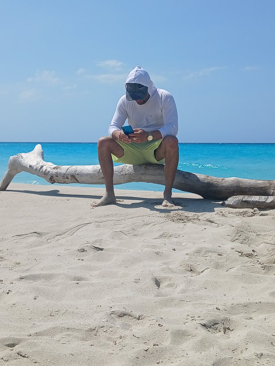 mary93chb's tweet image. Crea recuerdos con amigos en la playa más bondadosa del mundo: #Varadero.🌊
#Sientelo