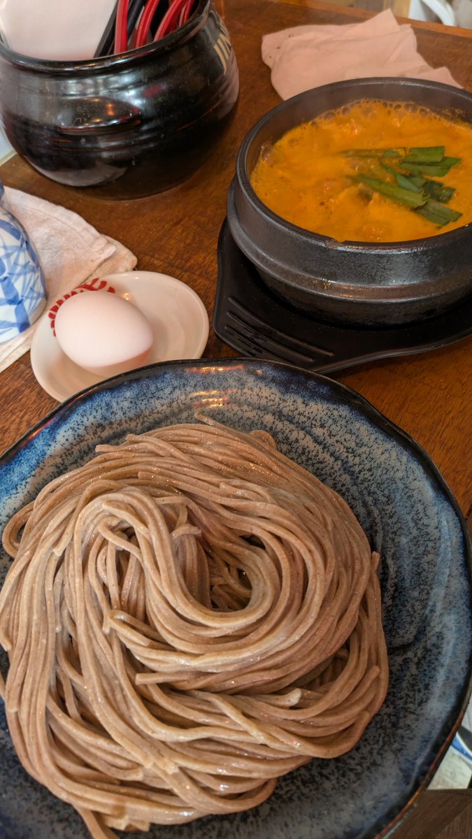 ずっと気になっていた三鷹南口のお店

三鷹チゲ倶楽部
チゲそば　1100円

蕎麦がうまい　＋　チゲがうまい
合せると３倍おいしい

辛さが苦手な私は１辛でちょうどよい辛さ
そして麺線が美しい

#三鷹北口散歩 
#三鷹武蔵野散歩
#三鷹北口グルメ
#三鷹南口グルメ