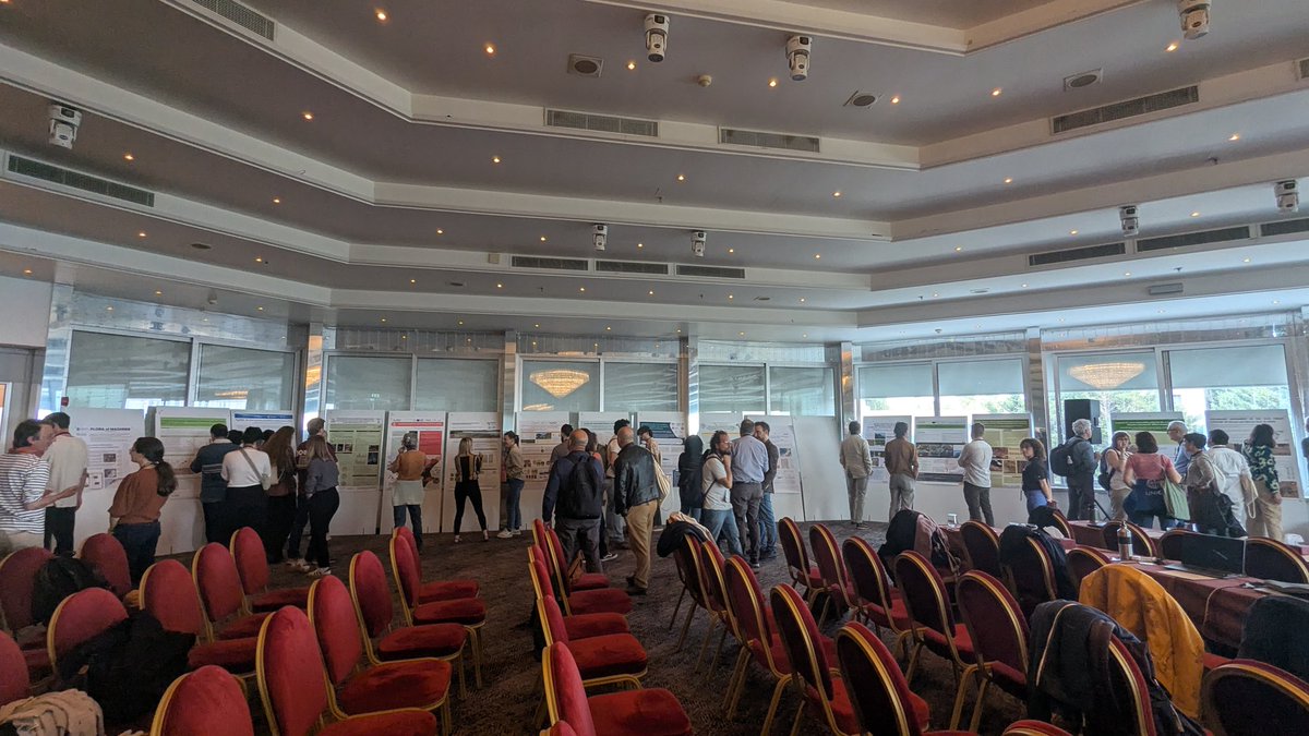LIFETeixeres's tweet photo. ⭕ We are presenting our posters on the challenges in conserving a long-lived relict species and the wildlife monitoring in our project at the @5MPCW.

☺️ Thank you everyone for your interest and for sharing your experiences! https://t.co/tWaYQUvfed