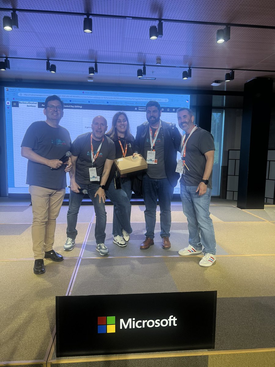 BCDayES's tweet photo. Aquí están los ganadores de los sorteos de hoy gracias a @VValleySpain . 🎉

¡¡Enhorabuena a todos!! 👏🏼👏🏼

¡Disfrutad de vuestros premios! 🎁 

#BusinessCentralDay #BCDayES #DirectionsSpanish #CommunityBCDay https://t.co/vlu8GZlcP0