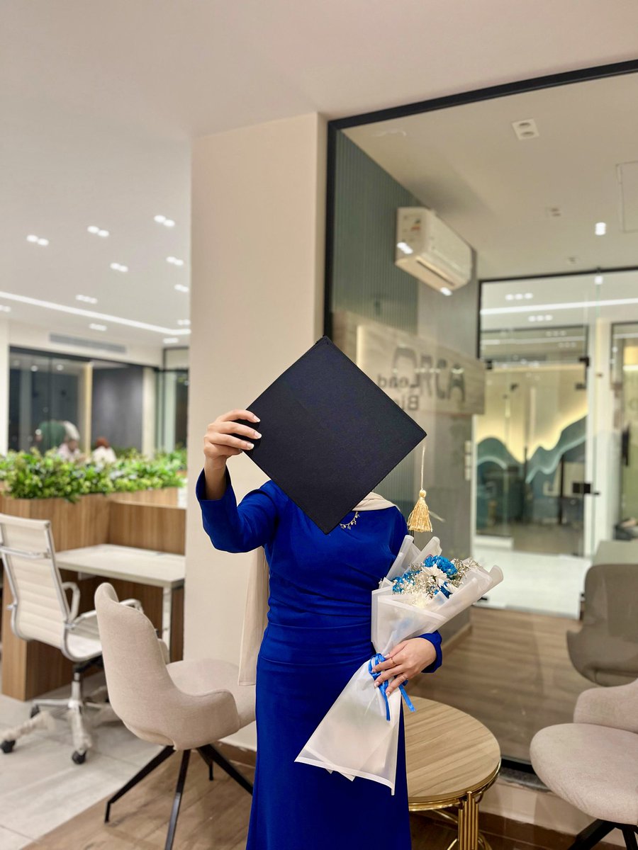 Yasmin_abdelwah's tweet photo. لولا الله ما كنا هنا 💙
الحمد لله 🎓✨
#Graduation56 https://t.co/SX7h22wrRp