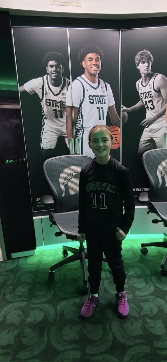ADension's tweet photo. Thank you @JaseRich4 for an incredible year in the Green and White. Tremendous player and even better role model! The impact you've made is something she will always remember. You are her 1st ever favorite player, go be great. You've got 2 fans for life. @jrich23 https://t.co/i6hr2V6KcV