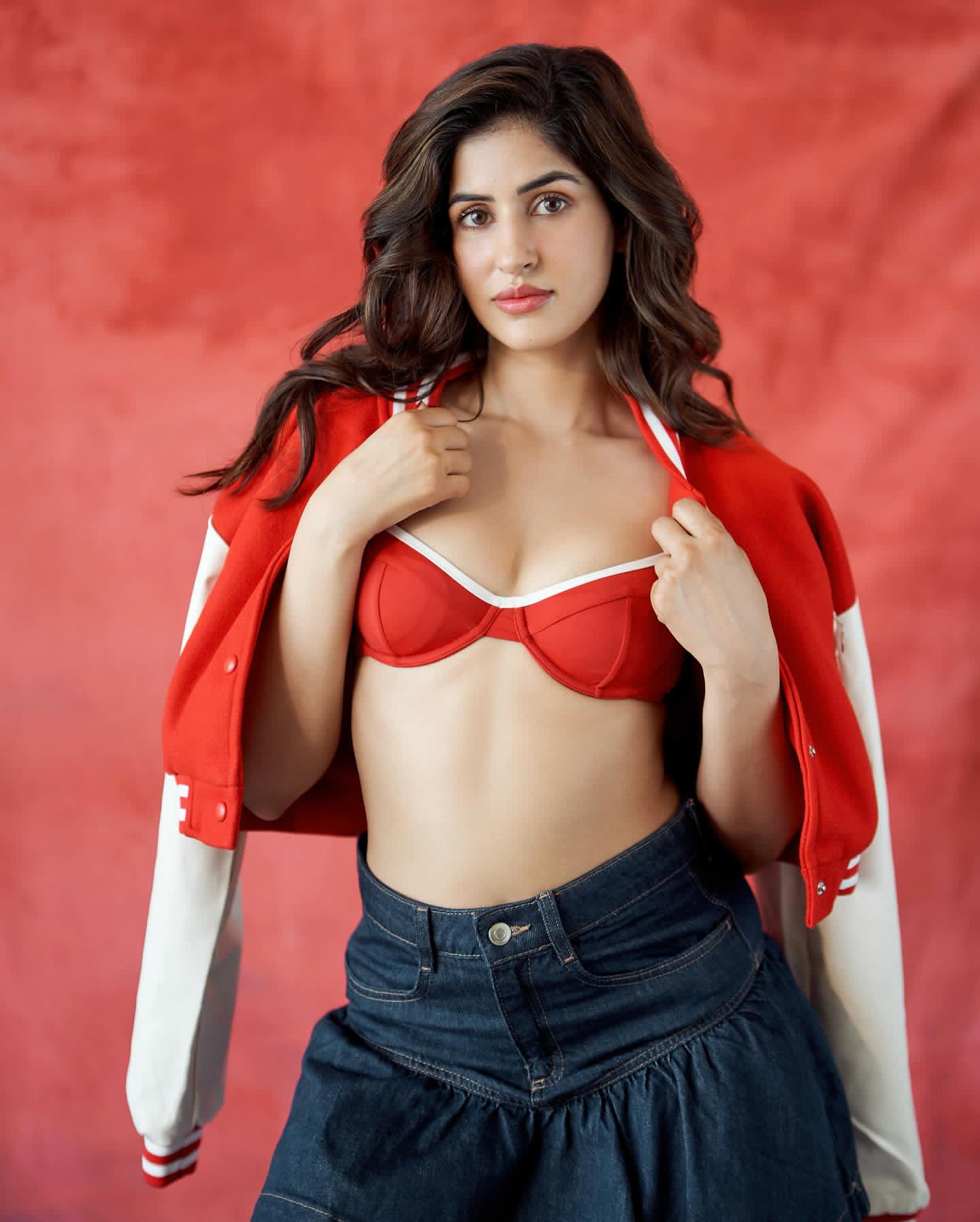 GoB_w1RWAAEDbbp?format=jpg&name=large