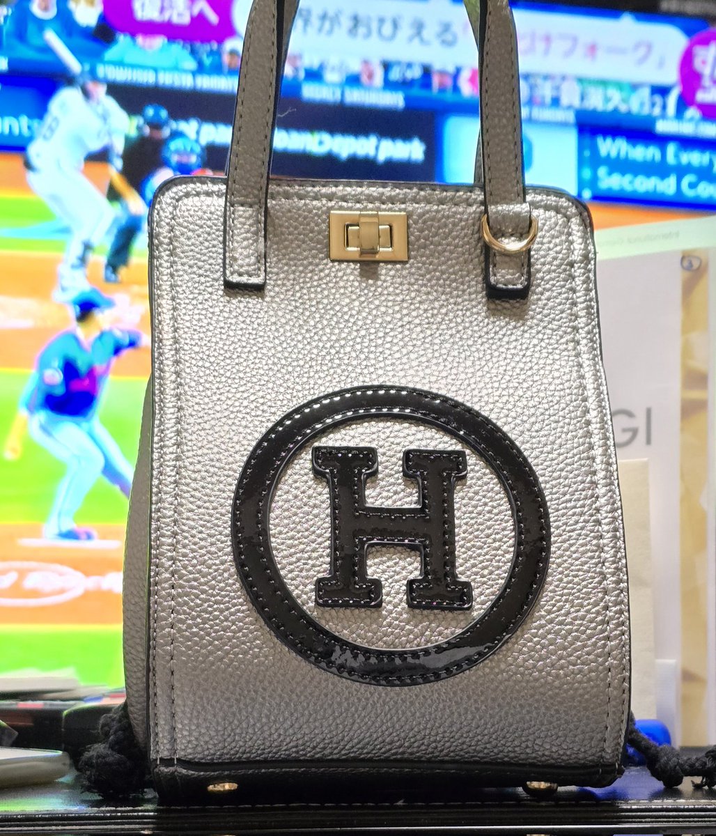 kenken_333777's tweet photo. この間熱海に行った時に入ったブティックで断りきれず買ってしまったこのバック誰か欲しい人欲しい人いますか？マチあります。これは女性限定だね｡このポストをリポストして「欲しい」と入れて下さい https://t.co/UBXp0Sm1t3