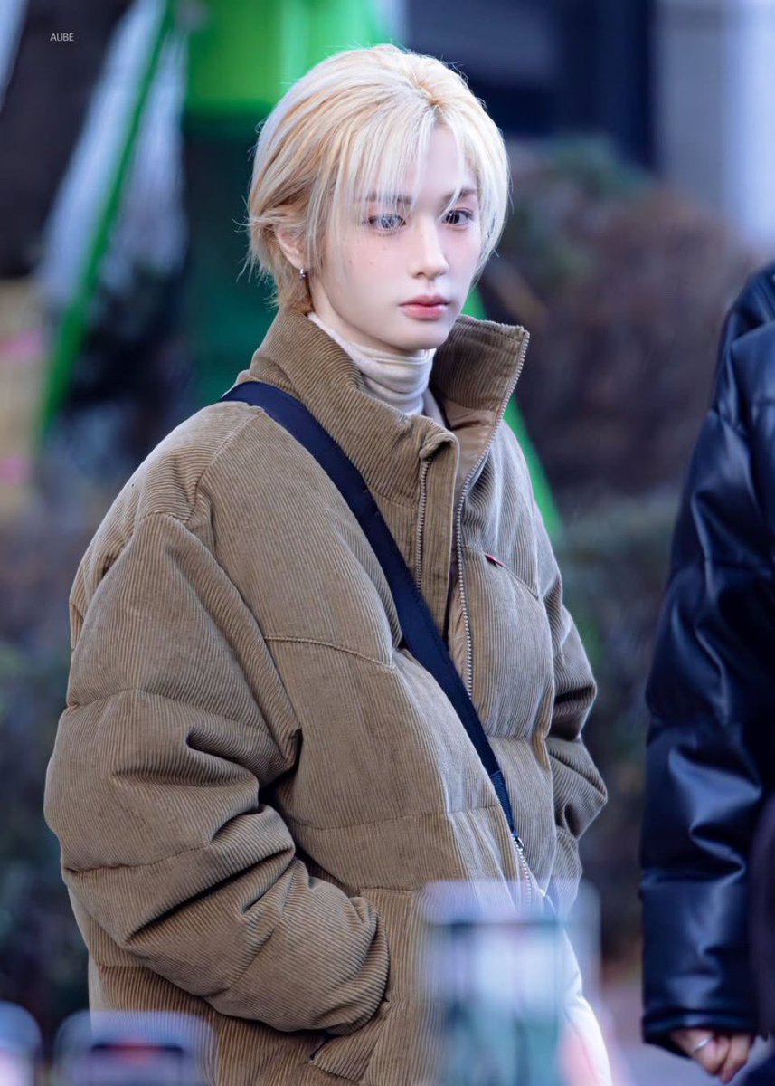 김이한 얼굴만 보면 머리가 띵해짐 여자보다 이쁘고 남자들 중에서도 손 꼽을 정도로 잘생김