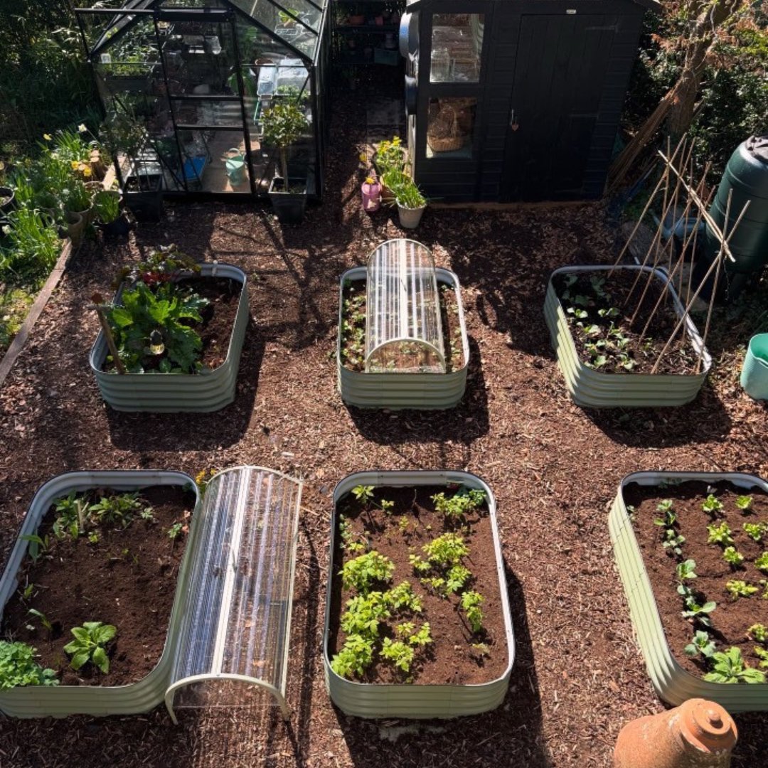 Our 4-in-1 Modular Raised Beds offer beautiful flexibility for growing your own. They’re designed to adapt to your space and planting needs 💚
