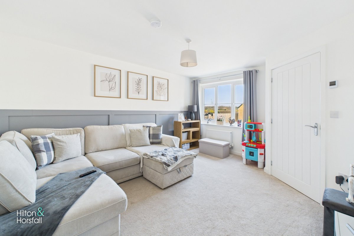 HiltonHorsfall's tweet photo. Tum Hill Close | Colne | Semi Detached | Living Room | Ground Floor wc | Dining Kitchen | Three Bedrooms | Bathroom | Ensuite | Parking | Garden | OIRO £199,950 https://t.co/0ssBcfxeIV