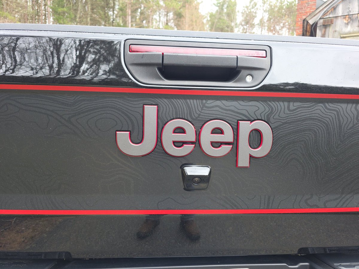JessupNH's tweet photo. @JeepCares 
Welp, bought a brand new Gladiator. Sometimes it doesn't shift into gear and the engine light has come on twice, haven't even put 1,000 miles on it yet. Local dealership won't take a look at it because I didn't buy it from them. https://t.co/jeyXUAMSQA
