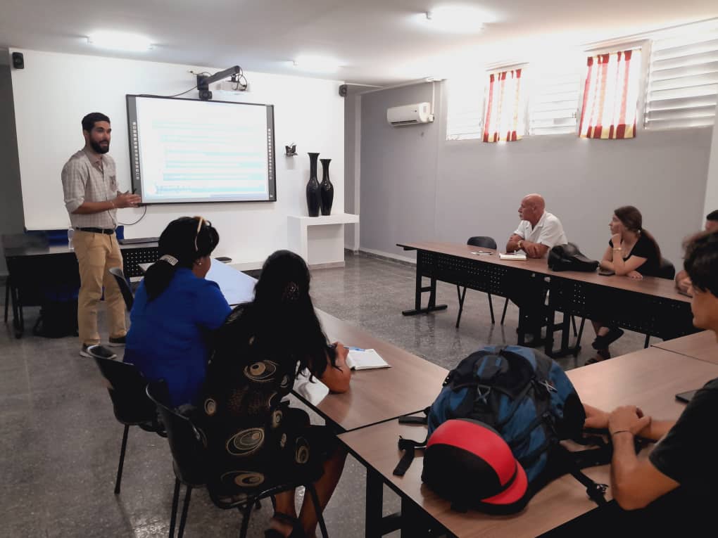 RaynelisL967's tweet photo. Curso: Gestión de las Redes Académicas para la visualización científica de la Educación Superior. En marco de Universidad 2026, https://t.co/0QkyQ5ejHr
