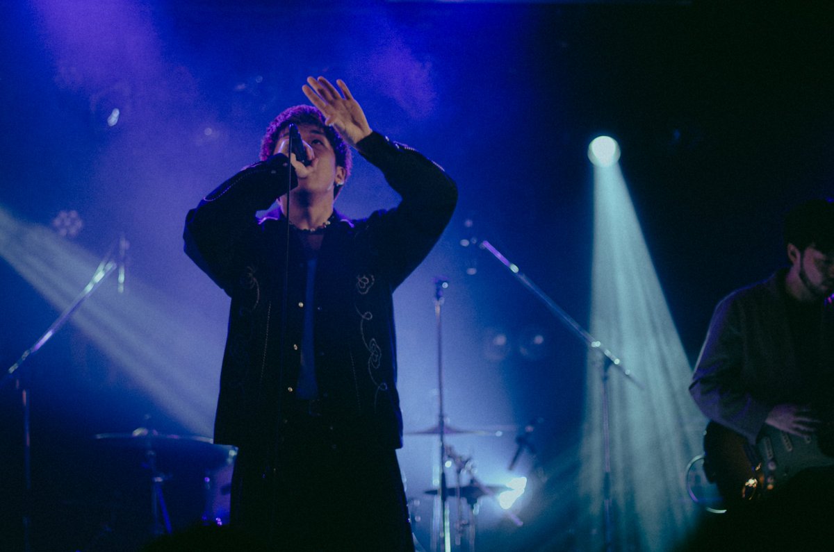 AUTHENTIONAL_JP's tweet photo. ⛓️Live Photo⛓️

2025.3.21(FRI)
@SHIBUYACYCLONE_ 
AUTHENTIONAL x CYCLONE pre.
8th Single New Release “ 刹那 “

📸: @ta_photogram 

#AUTHENTIONAL
@authentional_vo 
@Takayuki_Authen 
@authen_drums https://t.co/DJADLmBNVv