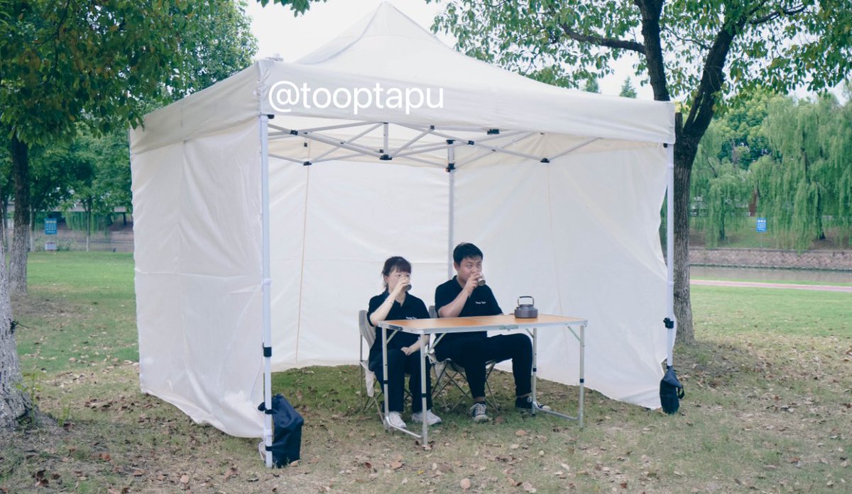 ToopTapu's tweet photo. 同じ幅でもより見栄え！イベントに最適なタープテント⛺️
軒下は200cm、出入りが楽々
強化版フレーム、安定感抜群
3段階高さ調節
UVカット99.9％の遮熱性能
AmazonでToopTapuを検索🔍
詳細はこちら
https://t.co/bzR8ZgXUsU https://t.co/ODT1cNV18l
