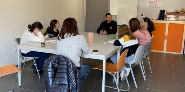 Premiers Pas en Entreprise : une 3ème édition ! 
Il y a quelques semaines, nous avons accueilli 32 élèves de 4ème pour leur faire découvrir le monde de l'entreprise. Au programme : visite de l'entreprise et d'EDF, témoignages métiers et ateliers. Merci pour votre engagement !