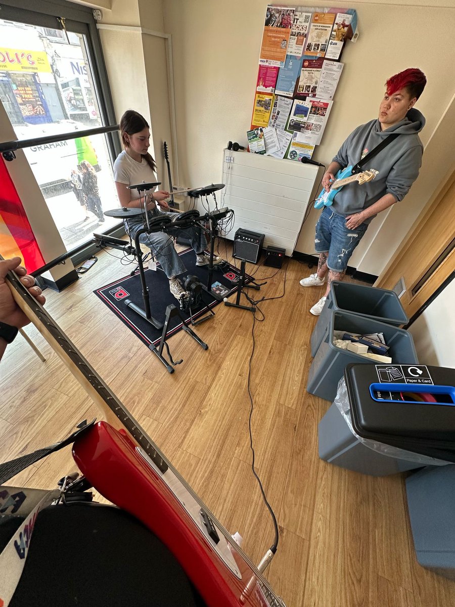 Gergo Daroczi (@gergo_ymca) on Twitter photo ‘It was nice being happy about having an interest again’
#youngpeople learning songs in groups on our YHUB project in the drop-in at <a href="/YMCASwansea/">YMCA Swansea</a> #youthworkwales #youthwork ‘It was nice being happy about having an interest again’
#youngpeople learning songs in groups on our YHUB project in the drop-in at <a href="/YMCASwansea/">YMCA Swansea</a> #youthworkwales #youthwork