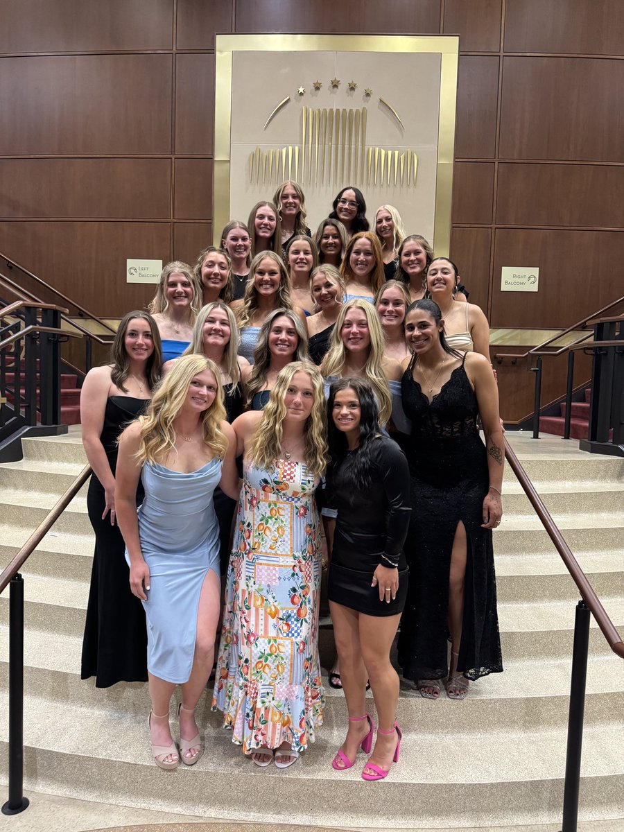 A night at the ROARS 🦁🖤💛 #InTheArena