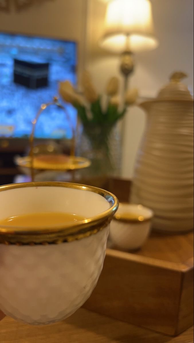 أسعد نفسك بنفسك .. لا تنتظر السعادة من أحد.. تعلّموا الإكتفاء بأنفسكم ..
كي لا ينقصك قرب أحد ولا يؤلمك بعده عنك

#مساء_الخير_والسعاده