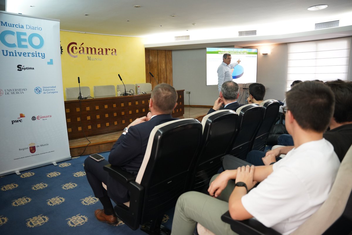 Murdiario's tweet photo. @ManuelPonceSan1 @JoseLujanRector @EconomicasUMU @Samuelbaixauli @PedroJ_Cuestas @UPCToficial @PwC_Spain @jacello @camaramurcia @JMVRUM @UMU @kessler_mathieu @AmbientalRM #CEOUniversity

(Más información en https://t.co/ucKZTyjiYj)

@UMU @JoseLujanRector @EconomicasUMU @Samuelbaixauli @PedroJ_Cuestas @UPCToficial @kessler_mathieu @PwC_Spain @jacello @camaramurcia @JMVRUM @AmbientalRM #Juver https://t.co/YO6osRdKYF