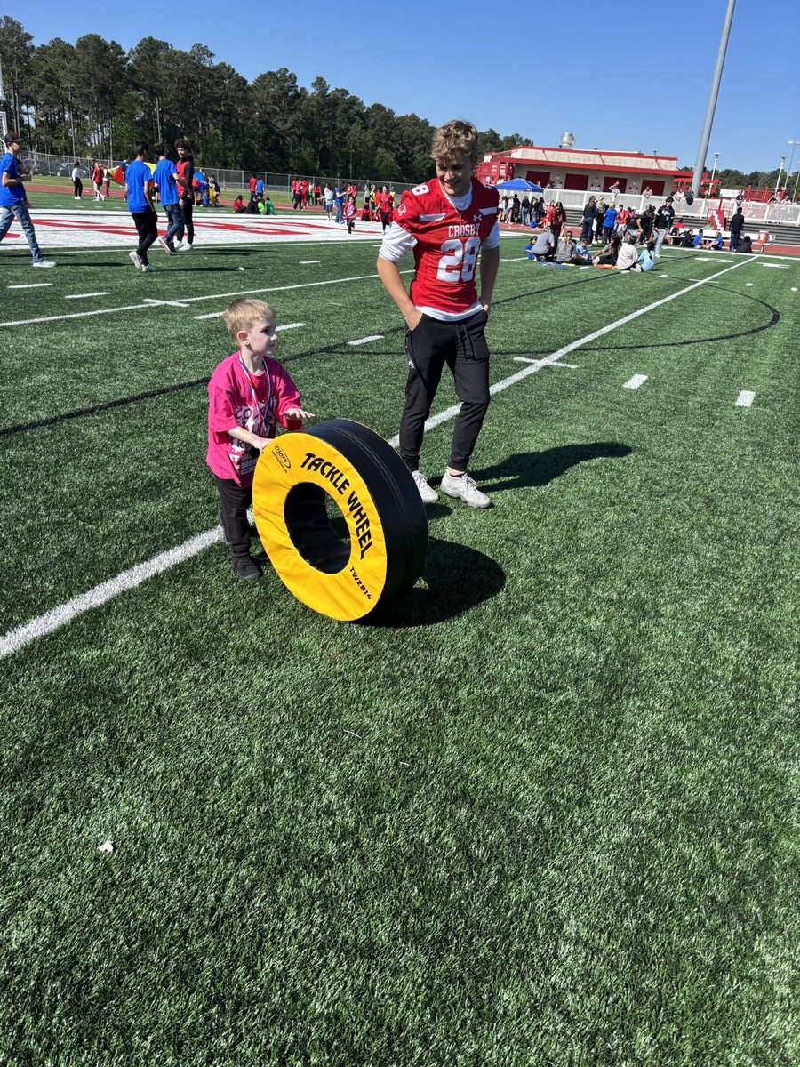 CrosbyISD's tweet photo. Coleen Walker Relays! #committedtoexcellence https://t.co/nIk9DpD1M7