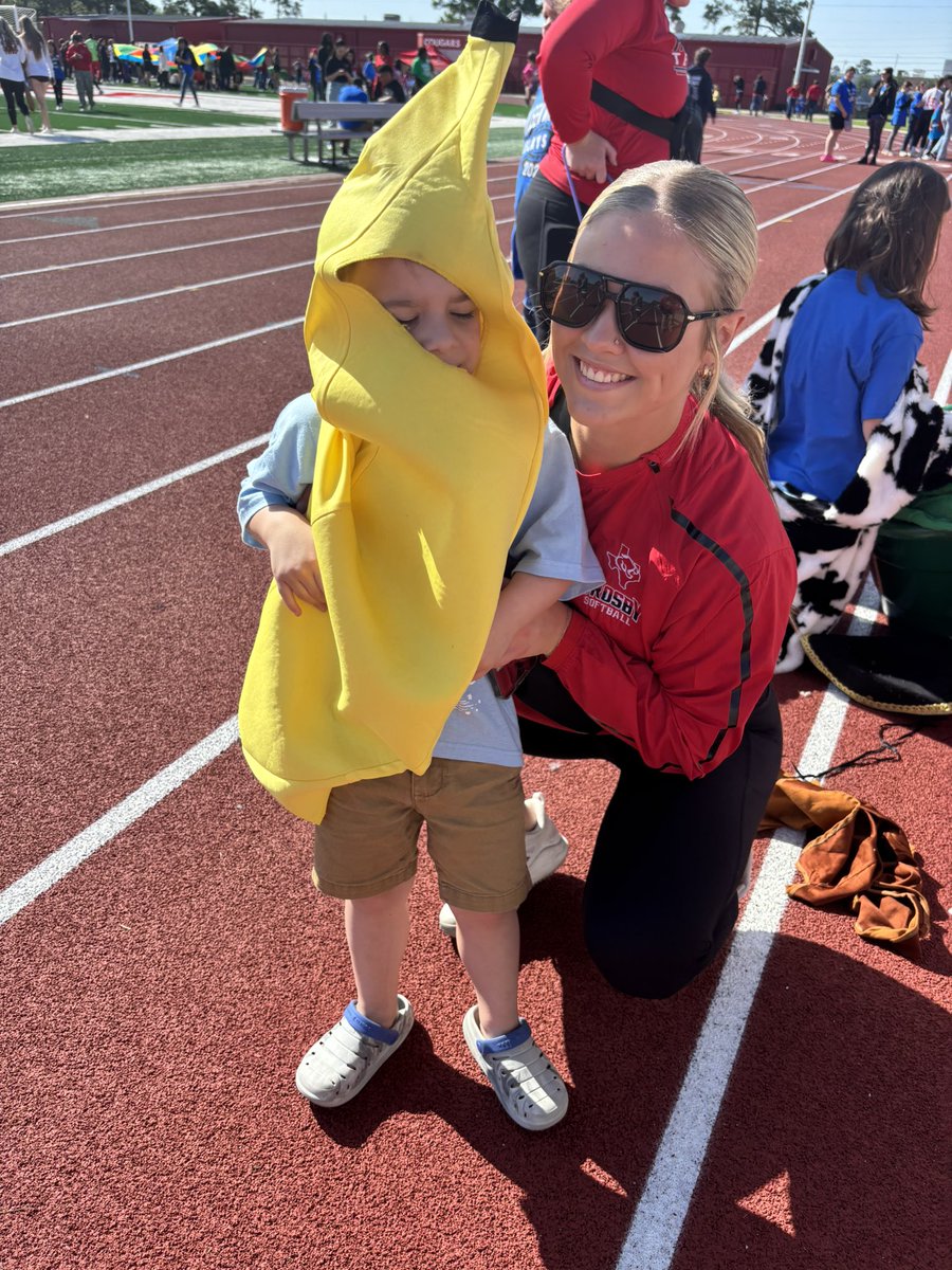 CrosbyISD's tweet photo. Coleen Walker Relays! #committedtoexcellence https://t.co/nIk9DpD1M7