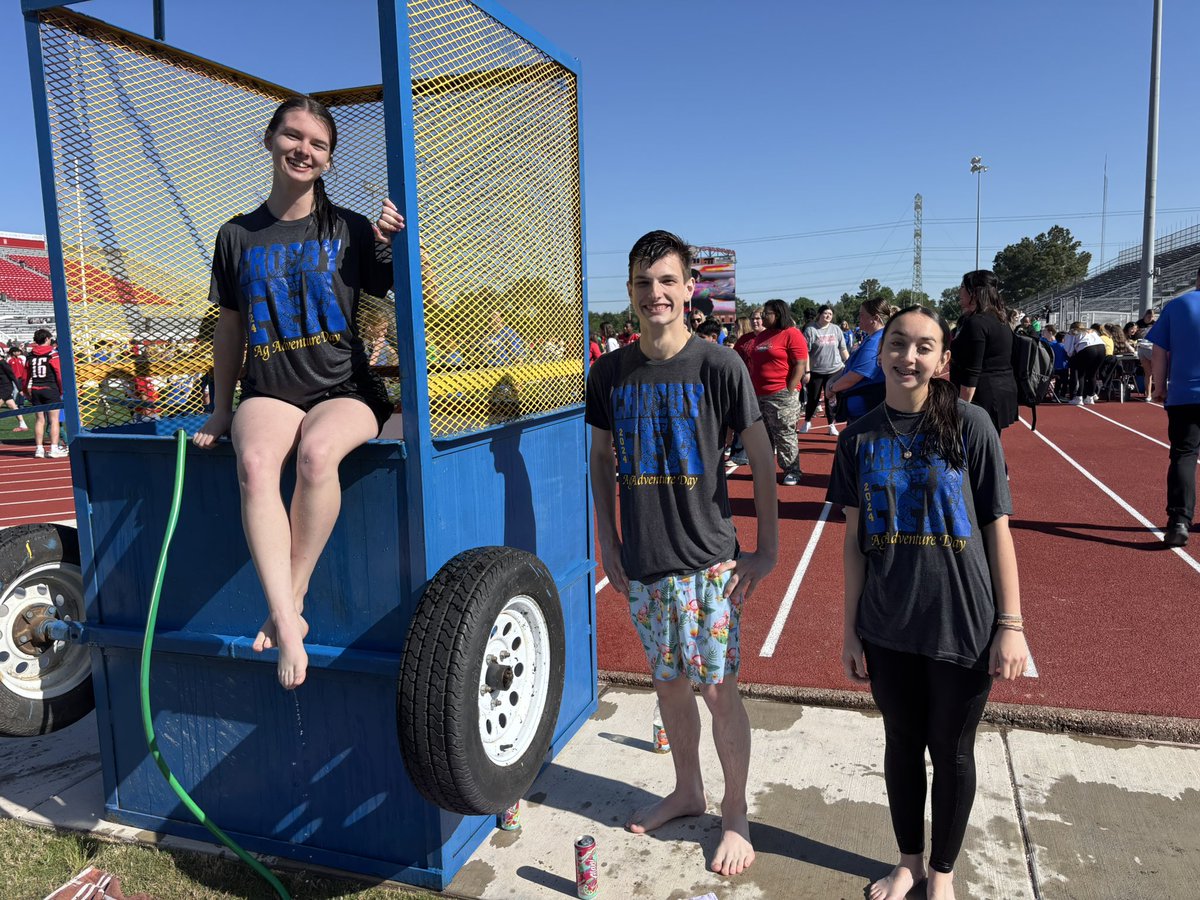 CrosbyISD's tweet photo. Coleen Walker Relays! #committedtoexcellence https://t.co/nIk9DpD1M7