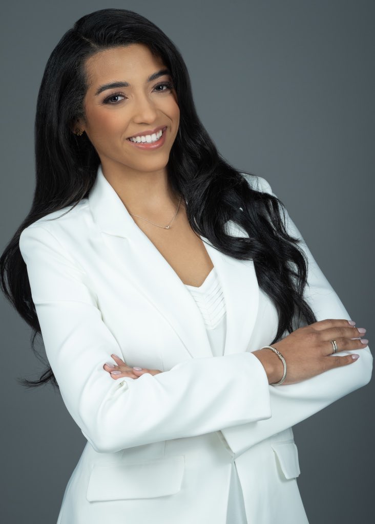 JoanNeptuneMed's tweet photo. Hola #MedTwitter! I’m an MS4 at UCC SOM (LCME-accredited), passionate about DERM, IM, education, &amp; health equity. Excited to start prelim IM at San Juan VA and apply to derm for 2025–2026. Proudly Puerto Rican—lover of art, dancing, and mofongo. Looking forward to connecting! 🇵🇷 https://t.co/HXzmktkHb0