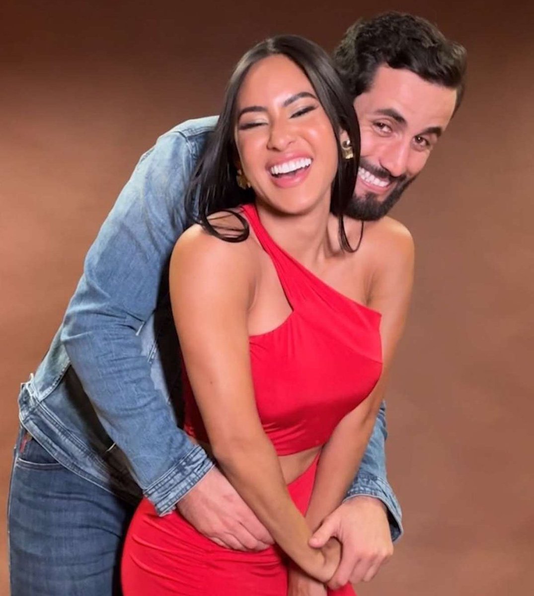 poponze's tweet photo. Mãe de Matteus revelou que o ex-BBB terminou com Isabelle Nogueira porque ela “não queria cuidar dele”:

“Ela não tinha tempo para ele, era só trabalho, trabalho. Mesmo assim, ele compreendia, apoiava e fazia de tudo por ela. Mas ela preferiu seguir com a fama e acabou deixando o Matteus para trás.”