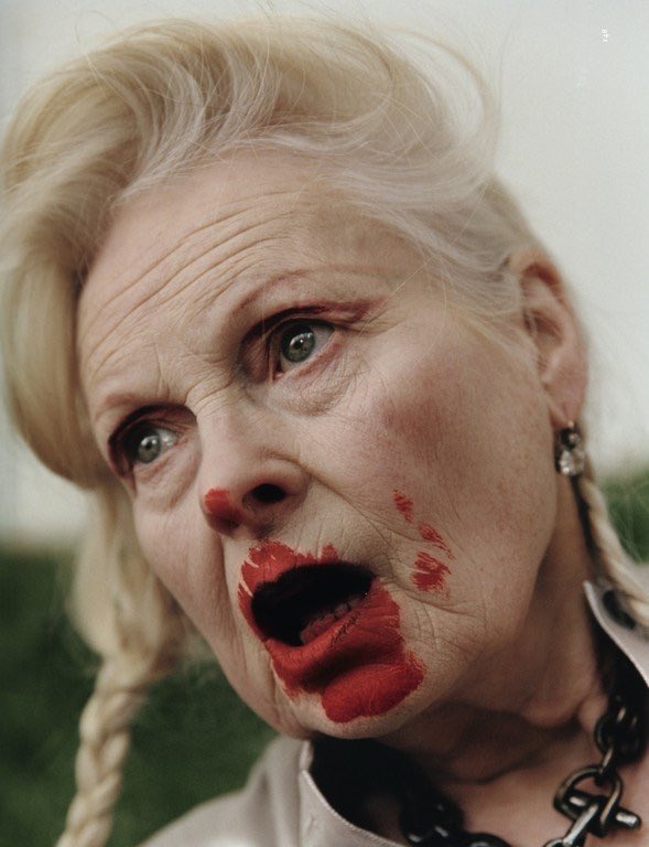 StreetFashion01's tweet photo. Happy Birthday to the Legendary Vivienne Westwood🖤 https://t.co/luAaIocjiQ