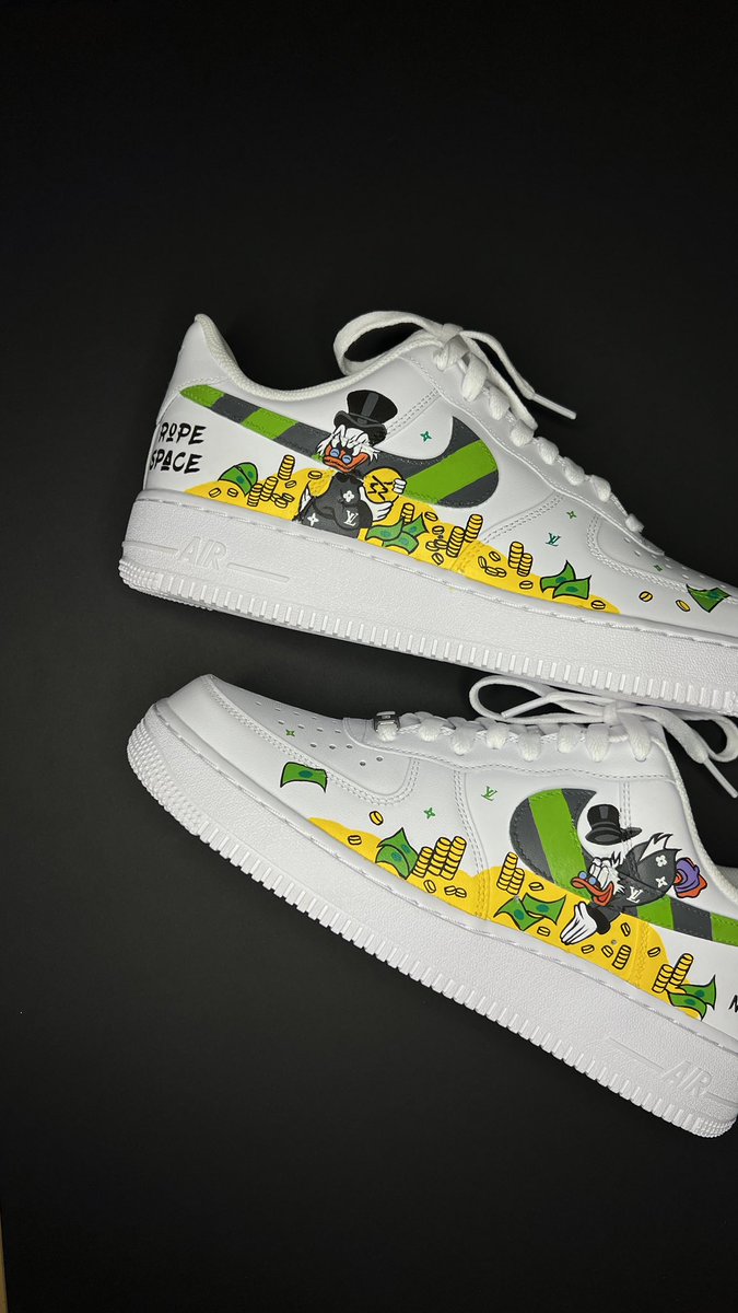 NATY_NFT's tweet photo. Custom handpainted sneakers #scroogemcduck https://t.co/ozqC1xYqWw